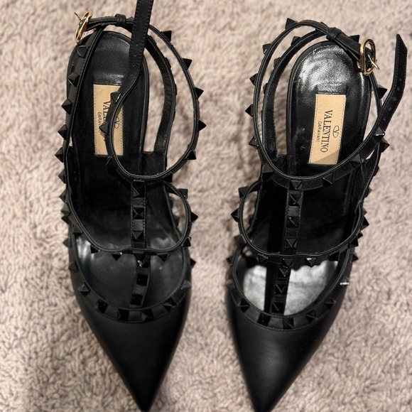Valentino Rockstud T-Strap Pointed Toe
Pump (Women) - Picture 3 of 3